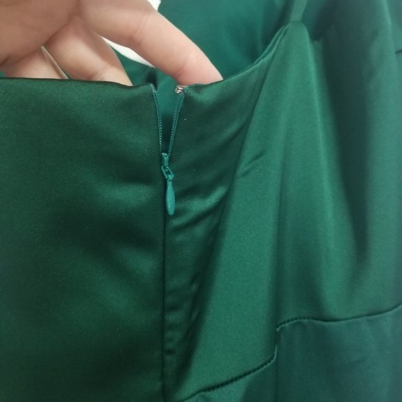 PORTIA & SCARLETT Elegant Satin Evening Gown Emerald Green Size 16 - Picture 10 of 14